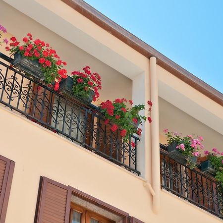 Bed&Breakfast Chiaraオルビア エクステリア 写真