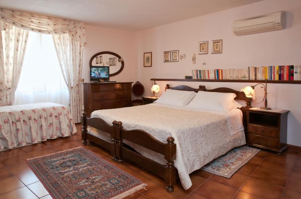 Bed&Breakfast Chiaraオルビア 部屋 写真