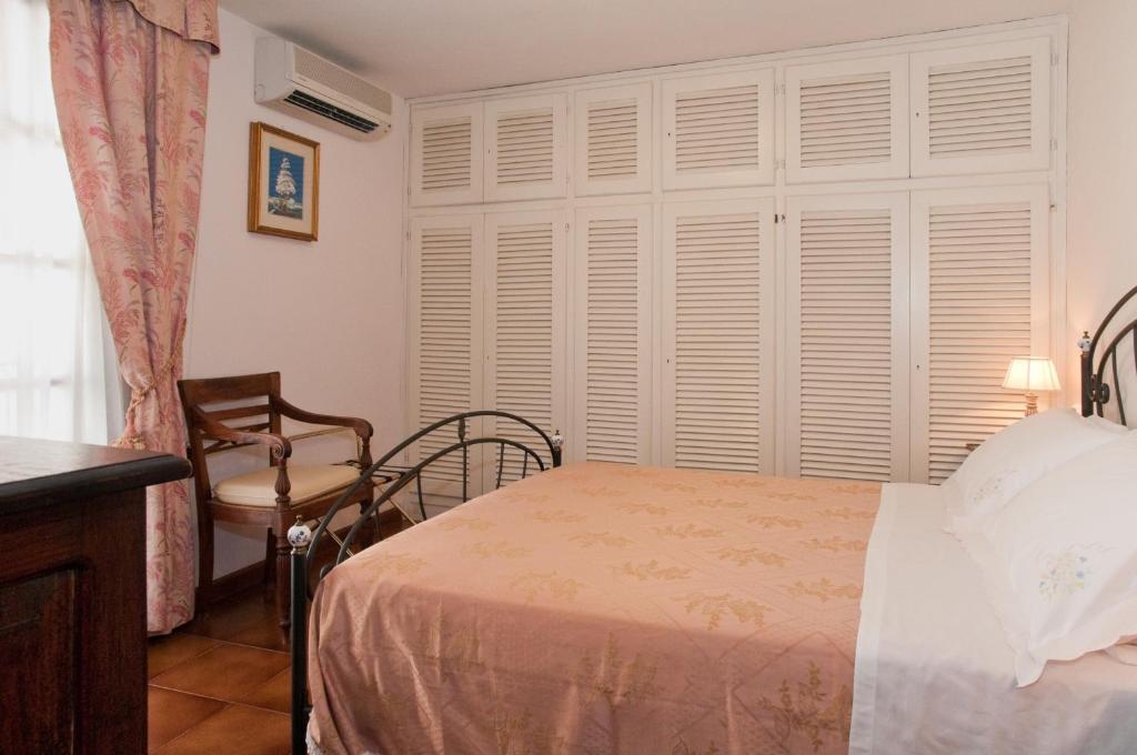 Bed&Breakfast Chiaraオルビア 部屋 写真
