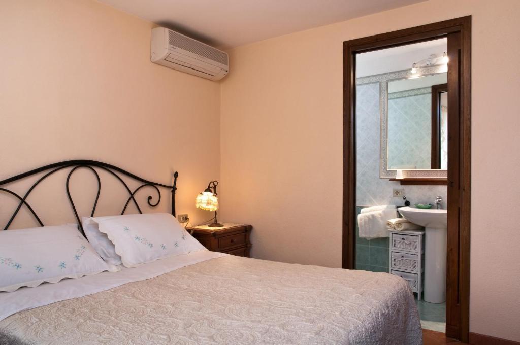 Bed&Breakfast Chiaraオルビア 部屋 写真