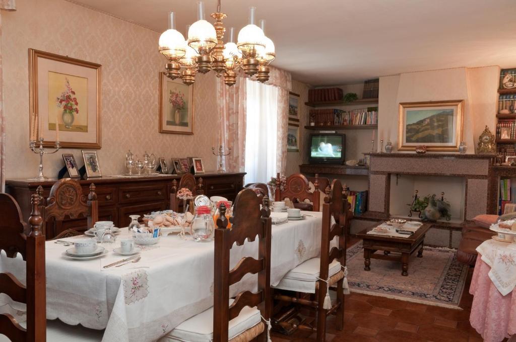 Bed&Breakfast Chiaraオルビア エクステリア 写真